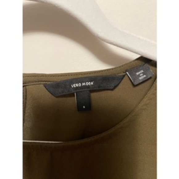 Vero Moda Olive Green Top W Ruffle Sleeves - Picture 3 of 3